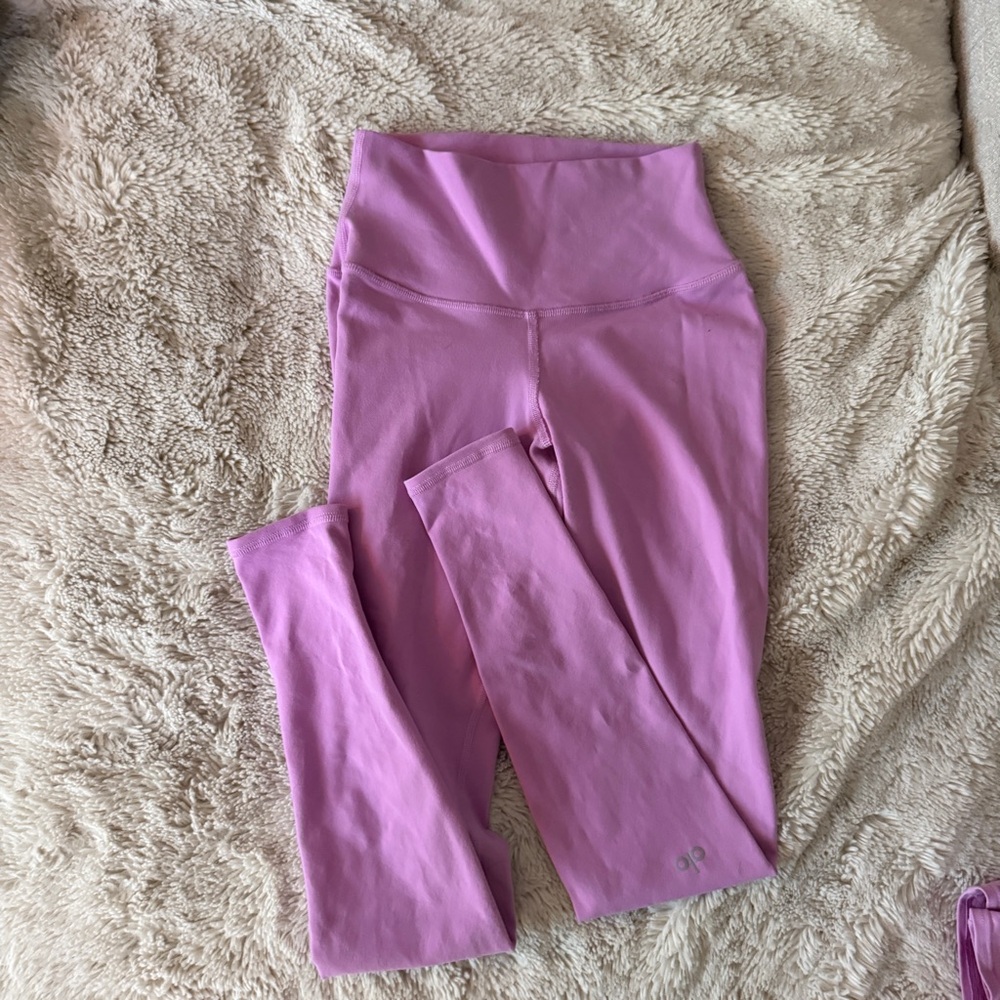 ALO Yoga Lavender Pink Leggings
